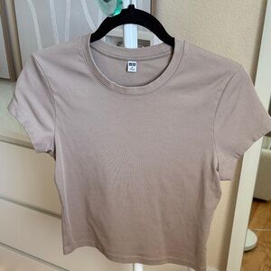 Uniqlo Women's Beige Short Sleeve Mini Tee